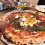 ピアチェーレ - たまごを美味しくしてくれるヒト、取り分けてくれるヒト、ハチワレは食べるだけのヒト