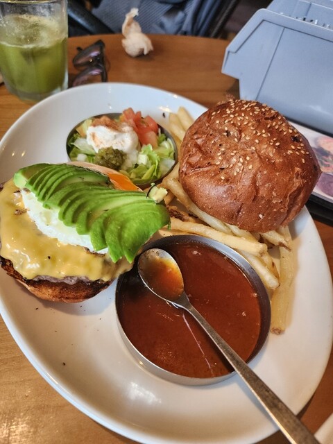 ハンバーガーショップ ザ バーガーショップ 393 BURGER 犬OK】美味しいハンバーガーが