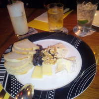 アーティスト カフェ - チーズの盛り合わせ