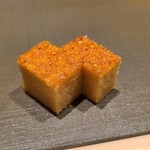 千葉たかおか - ㉓玉(す海老【正式名:葦海老】と自然薯入り) 
      しっとり軟らか、ほんのりと甘い
      葦海老の旨みと甘みに、複雑に配合された出汁も入っていそうです