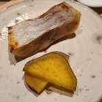 千葉たかおか - ④蒸し安納芋(千葉県鴨川産)
      軟らかく蒸された安納芋はシルキーで土の香りをまとった豊かな甘みがあります
      シルクスイートよりも力強い様な気がします 