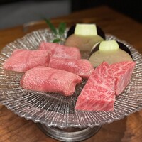 焼肉牛印 銀座店 - 上タン
                    本日の厳選赤身：イチボ
                    季節の焼き野菜：山口県産たまげ茄子