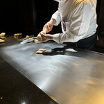 鉄板焼 石狩 - 白崎修一シェフ（お名刺を頂き、画像・名前の投稿承諾済）