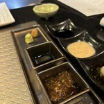 鉄板焼 石狩 - ステーキのソースand薬味