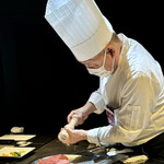 鉄板焼 石狩 - 石狩特選 A-5 
      北海道敷島ファーム産黒毛和牛
      「白老和牛」
      サーロインステーキ100g