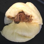 百田商店 - iいのしし饅頭　割面