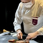 鉄板焼 石狩 - 石狩特選 A-5 
      北海道敷島ファーム産黒毛和牛
      「白老和牛」
      サーロインステーキ100g