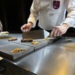 鉄板焼 石狩 - 石狩特選 A-5 
      北海道敷島ファーム産黒毛和牛
      「白老和牛」
      サーロインステーキ100g