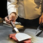 鉄板焼 石狩 - 石狩特選 A-5 
      北海道敷島ファーム産黒毛和牛
      「白老和牛」
      サーロインステーキ100g