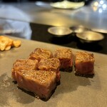 鉄板焼 石狩 - 石狩特選 A-5 
      北海道敷島ファーム産黒毛和牛
      「白老和牛」
      サーロインステーキ100g