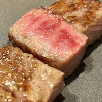 鉄板焼 石狩 - 石狩特選 A-5 
                      北海道敷島ファーム産黒毛和牛
                      「白老和牛」
                      サーロインステーキ100g