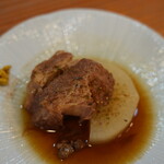 蕎麦倶楽部　佐々木 - 豚肉の煮物