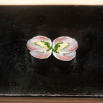 鮨 陸 - 鰯の生姜海苔巻き