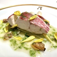 アピシウス - ③尾長鯛の蕪蒸し、浅利のソース