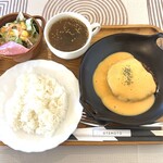 カフェコテージ KINZA - 自家製チーズハンバーグランチ（ドリンク・ミニワッフル付）@1580