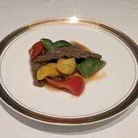 フカヒレ専門店 銀座七芳 - 和牛のオイスターソース炒め