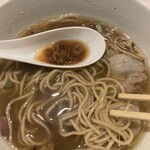 焼豚らーめん じゅんこ - レンゲに入れてみた