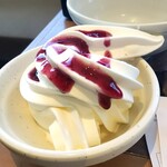 しゃぶ葉 - わしのデザート！いちごかラズベリーのソースが好き！