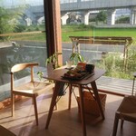 Raki - 陽射しの入る素敵な場所