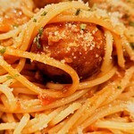 トラットリア ガバチョ - 鶏肉だんごのミートソーススパゲッティ②