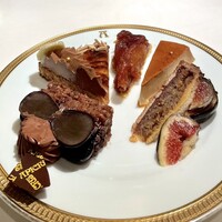 アピシウス - ④本日のワゴンデザートと
                    　アイスクリームやシャーベット　