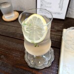 アレス カフェ - 自家製シロップのジンジャーエール