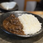 炭火焼肉ホルモンさわいし - 黒タンカレー