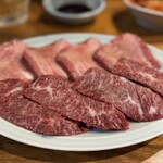 炭火焼肉ホルモンさわいし - 黒毛和牛上タン（厚切り）、和牛特選ハラミ