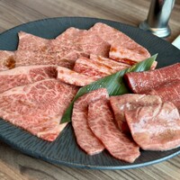 焼肉うしごろ 新宿三丁目店 - 