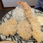揚げもの処 かつひろ - ミックスフライ　エビとヒレカツ