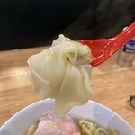 手打ち正麺 Hachimitsu - デフォルトでワンタンもある