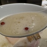 麦処 八と丁 - フンワリ鶏白湯スープ