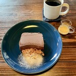 ふたつの彗星 - グレートテリーヌショコラ♡ ♡
ラム酒とカルダモンの香り
コーヒーは蛭子町珈琲さん