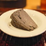 すし処 ひさ田 - 黒ゴマのバスクチーズケーキ。