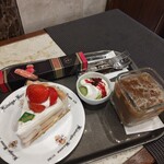 ケーニヒスクローネ - ケーキセット