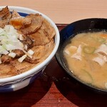 築地食堂 源ちゃん - 豚丼（ご飯大盛）＆豚汁