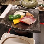 万清楼 - 鮪ステーキ、野菜