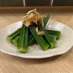 鶏と酎ハイ とり巣 - 【前菜】オクラの浅漬け