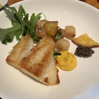 グランド キッチン - メインの魚料理：スズキのポワレ、美味！