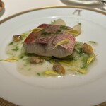 アピシウス - 尾長鯛の蕪蒸し　浅利のソース