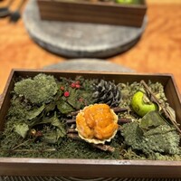 jinen. - ウニタルト(馬糞ウニ)中にかぼちゃピューレと柿