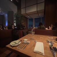 ザ タヴァン グリル＆ラウンジ - 