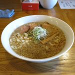 らーめん心繋 - 背脂煮干（背脂少なめ、750円）