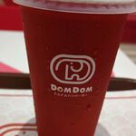 ドムドムハンバーガー イオンスタイル赤羽店 - 変わらぬ懐しいロゴのドリンク