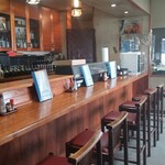 お食事処 紅や - 居酒屋コーナー。椅子のクッション性もベスト！