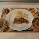 トーコーキッチン - 鶏のハニーマスタード焼き 副菜二品、豚汁、ご飯