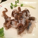 プロカンジャンケジャン - サンナクチ・・・活タコのことです。しかし活きの良さは韓国で食べたものとは比較になりません。