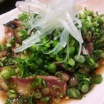 あおき - 2014年4月：ネギたっぷり！宮崎赤鶏のタタキ