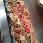 鉄板屋 欣 - 焼きそば。