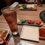 焼肉 和 - 前菜(キムチ・カクテキ・もやしナムル・ほうれん草ナムル)